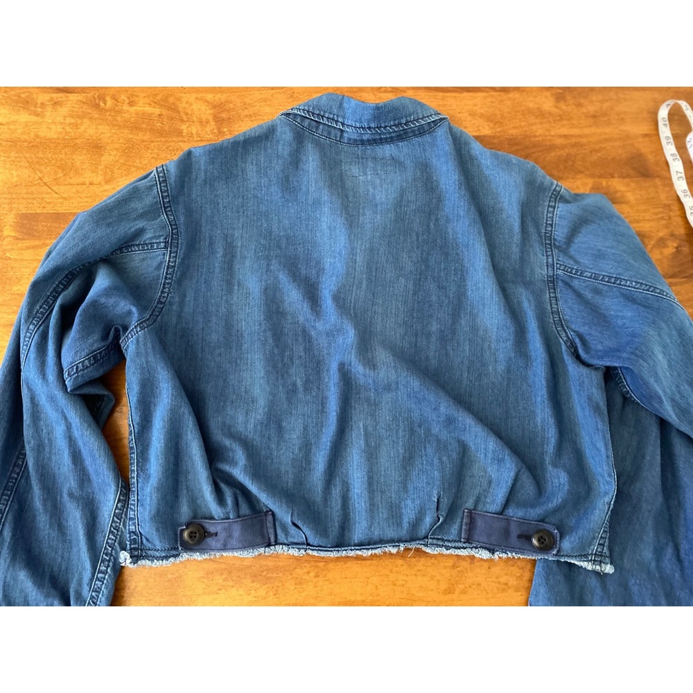 The GREAT Crop Chore Jacket Chambray Denim Raw Hem Boxy Cropped Jacket Size 2 - Picture 5 of 10